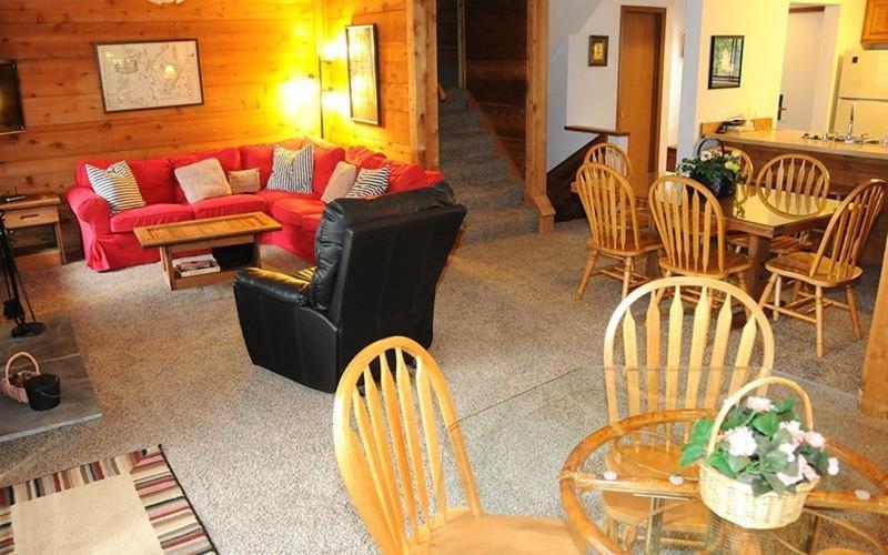 Apartment Seven Springs Swiss Mountain 3 Bedroom Standard Condo, Sleeps 8! *