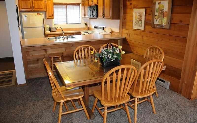 Seven Springs Swiss Mountain 3 Bedroom Standard Condo, Sleeps 8! *